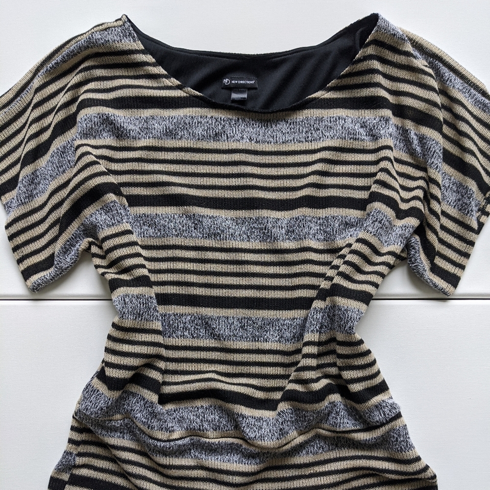 New Directions short sleeve sweater blouse